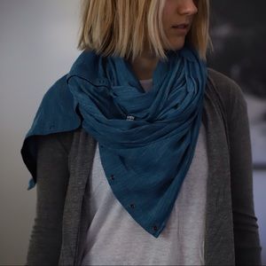 Lululemon wrap scarf